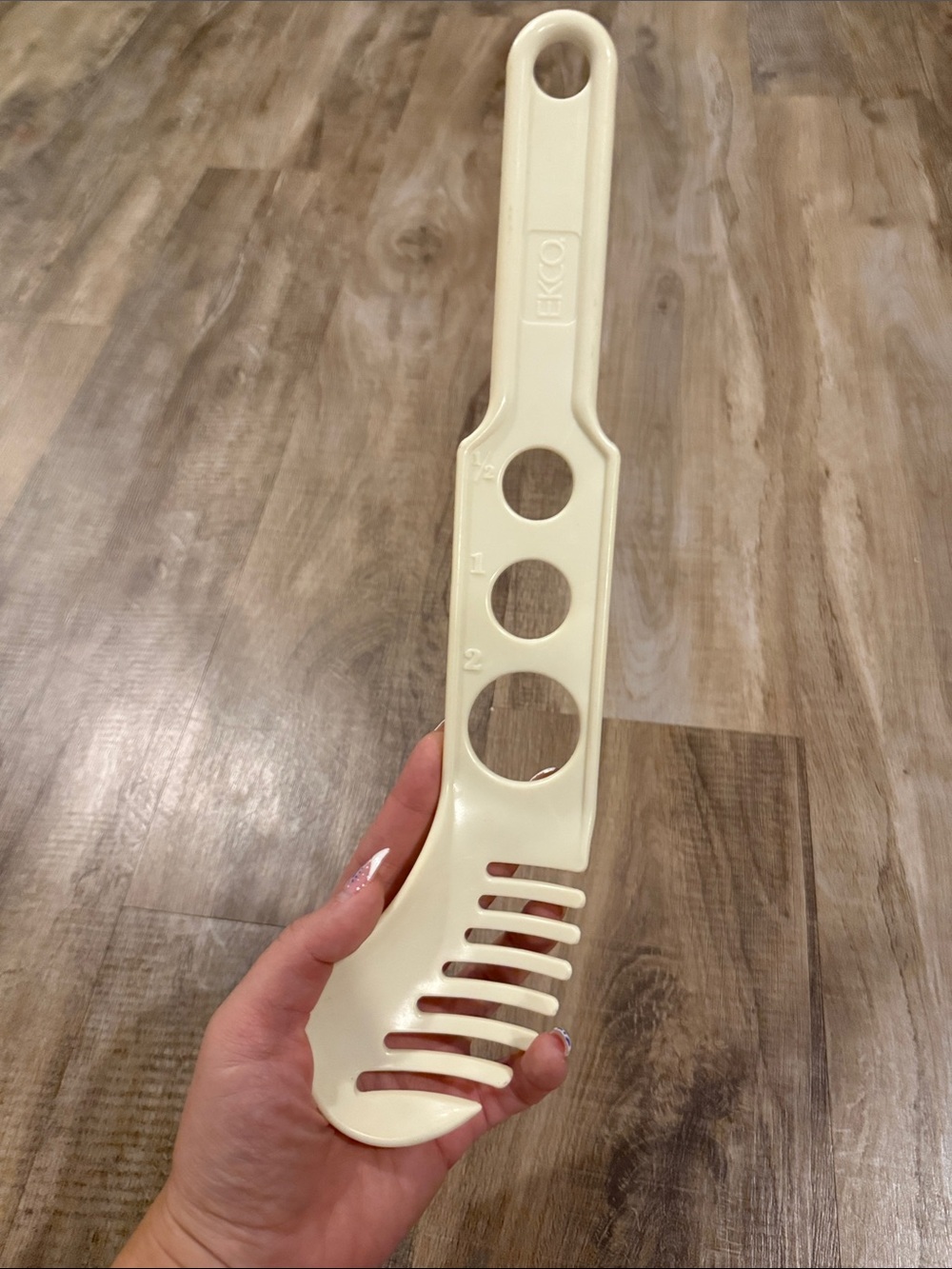 EKO Cream Pasta Server with Portion Guide